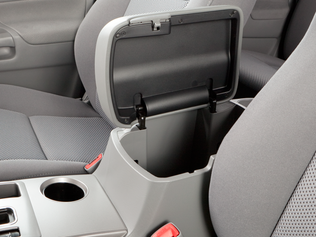 2011 Toyota Tacoma 4WD Double LB V6 AT (Natl)