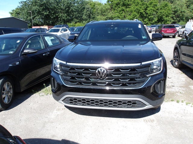 2025 Volkswagen Atlas Cross Sport 2.0T SE w/Technology