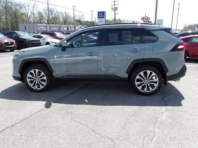 2022 Toyota RAV4 XLE Premium