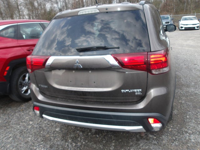 2016 Mitsubishi Outlander Base