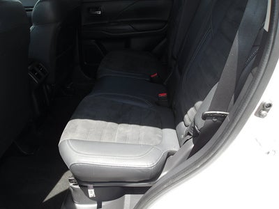 2020 Mitsubishi Outlander Base