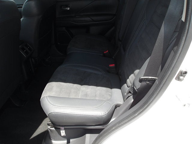 2020 Mitsubishi Outlander Base
