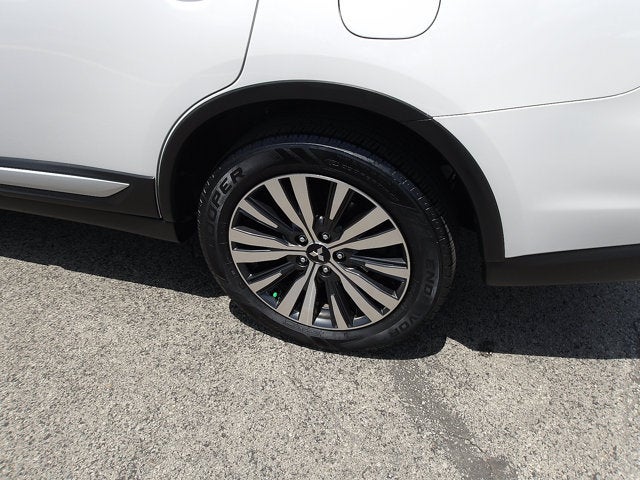 2020 Mitsubishi Outlander Base