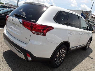 2020 Mitsubishi Outlander Base