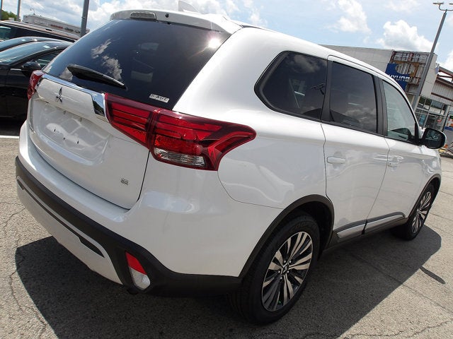 2020 Mitsubishi Outlander Base