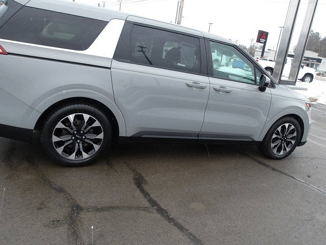 2023 Kia Carnival EX