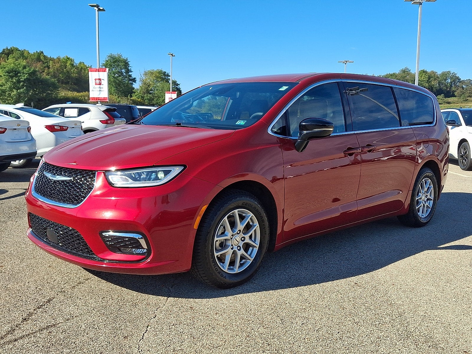 2025 Chrysler Pacifica Select