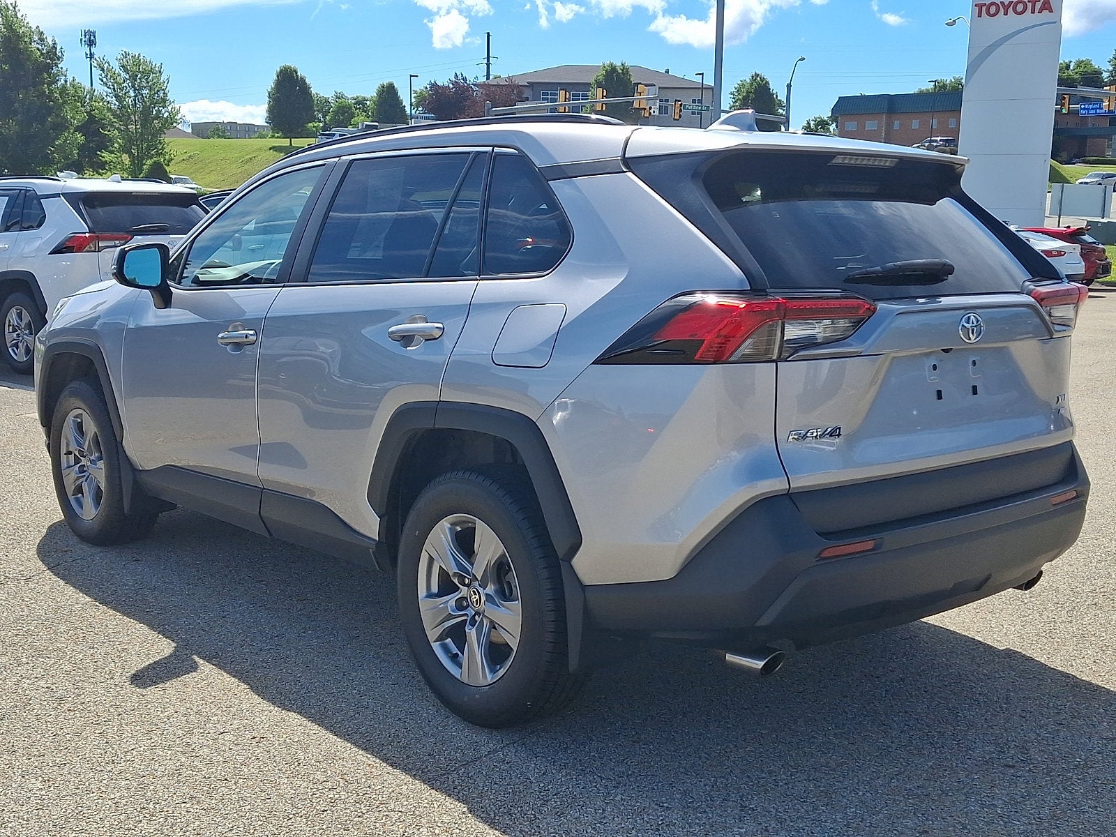 2022 Toyota RAV4 XLE