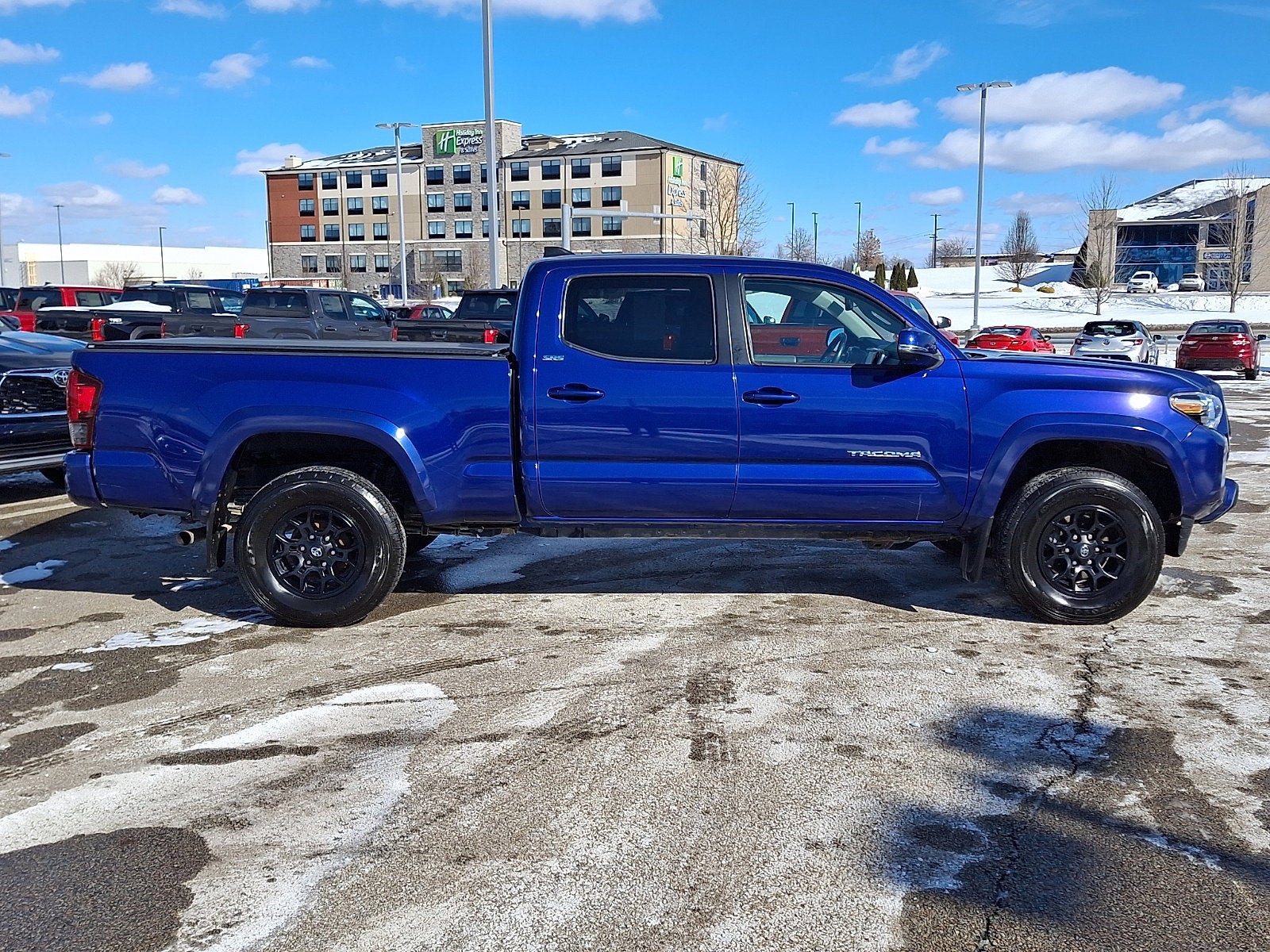 2022 Toyota Tacoma 4WD SR5