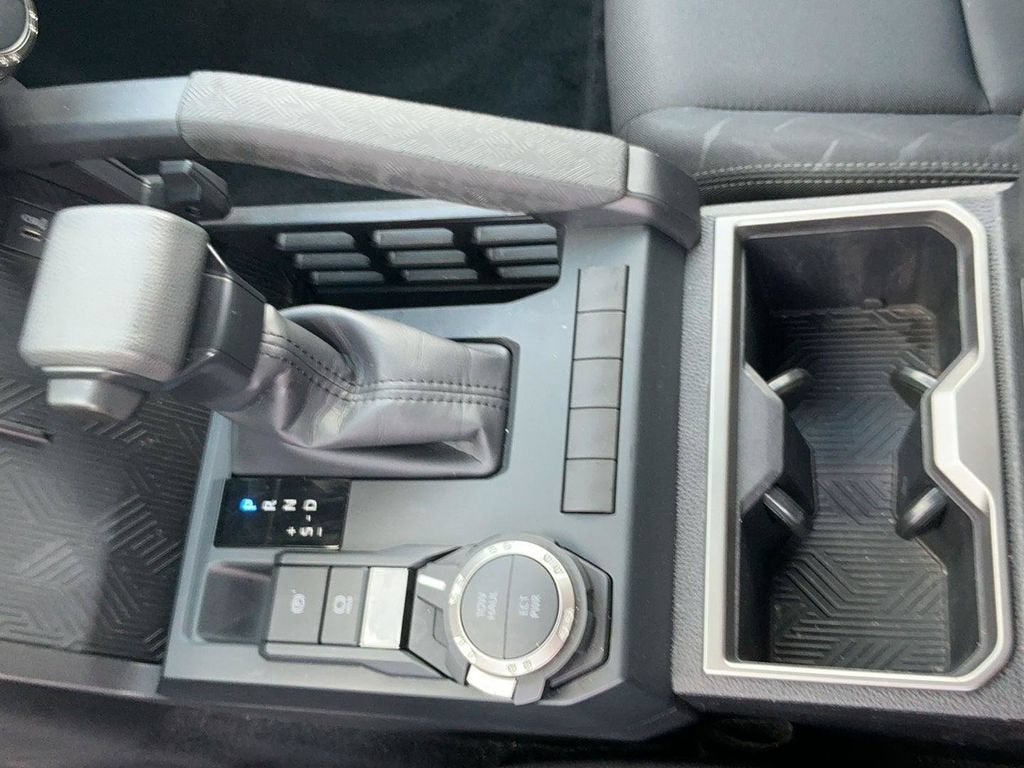 2025 Toyota Tacoma 4WD SR5