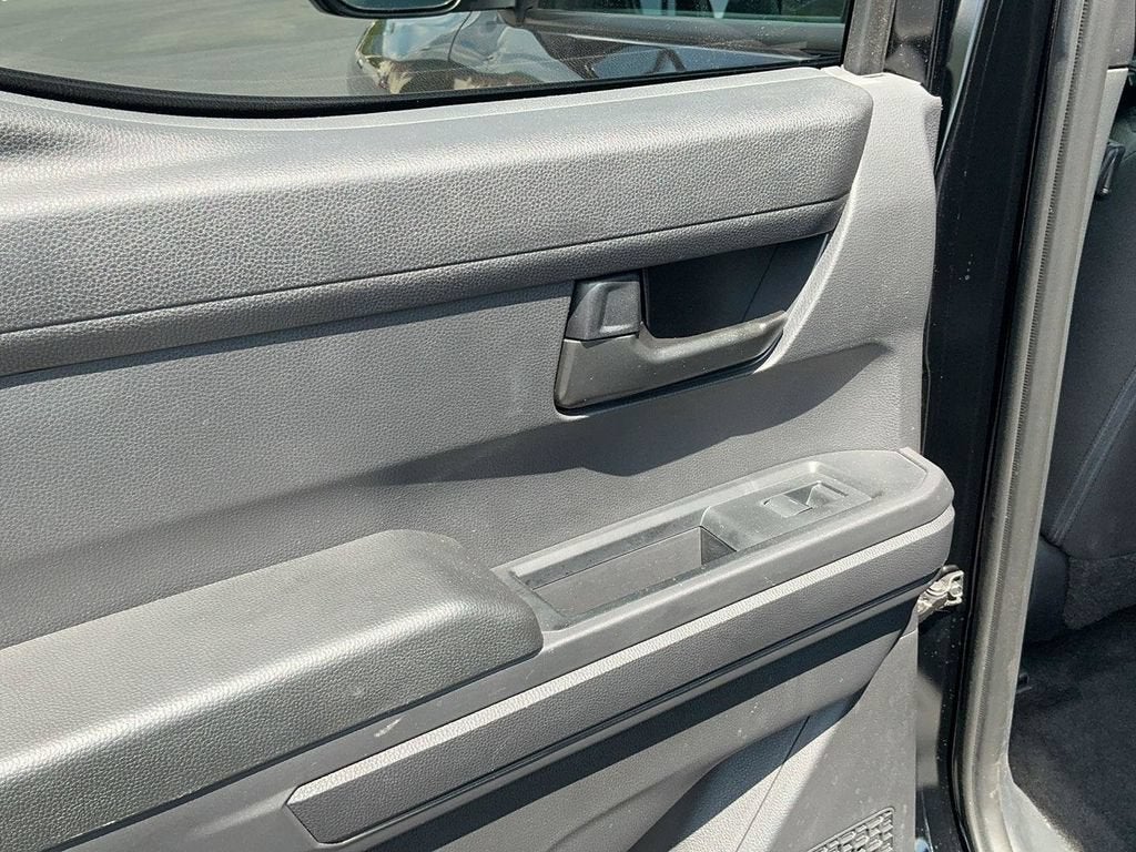 2025 Toyota Tacoma 4WD SR5