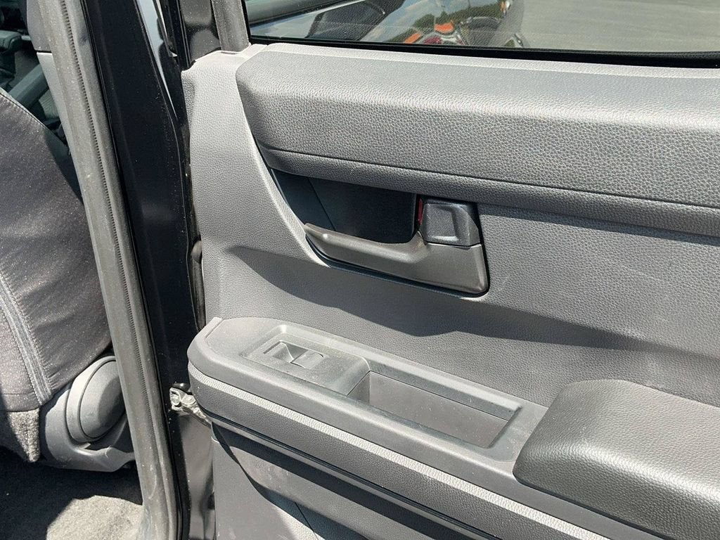 2025 Toyota Tacoma 4WD SR5