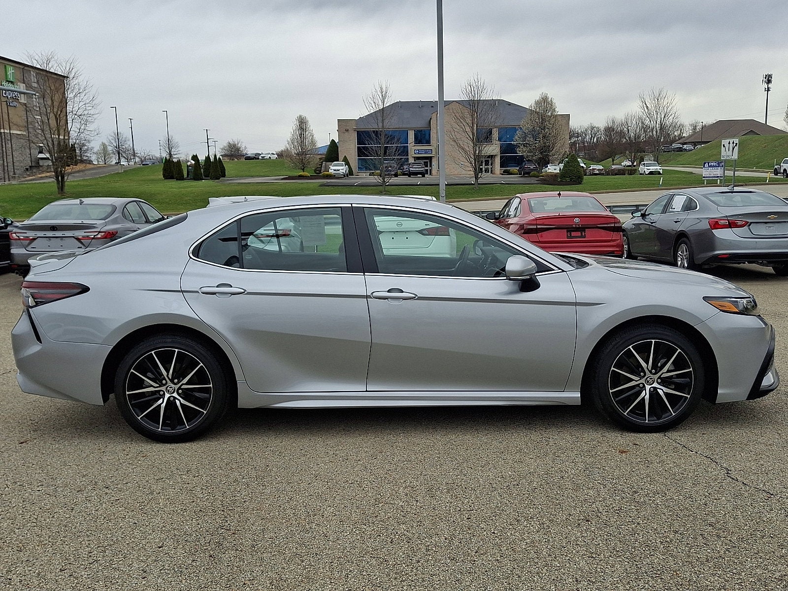 2024 Toyota Camry SE
