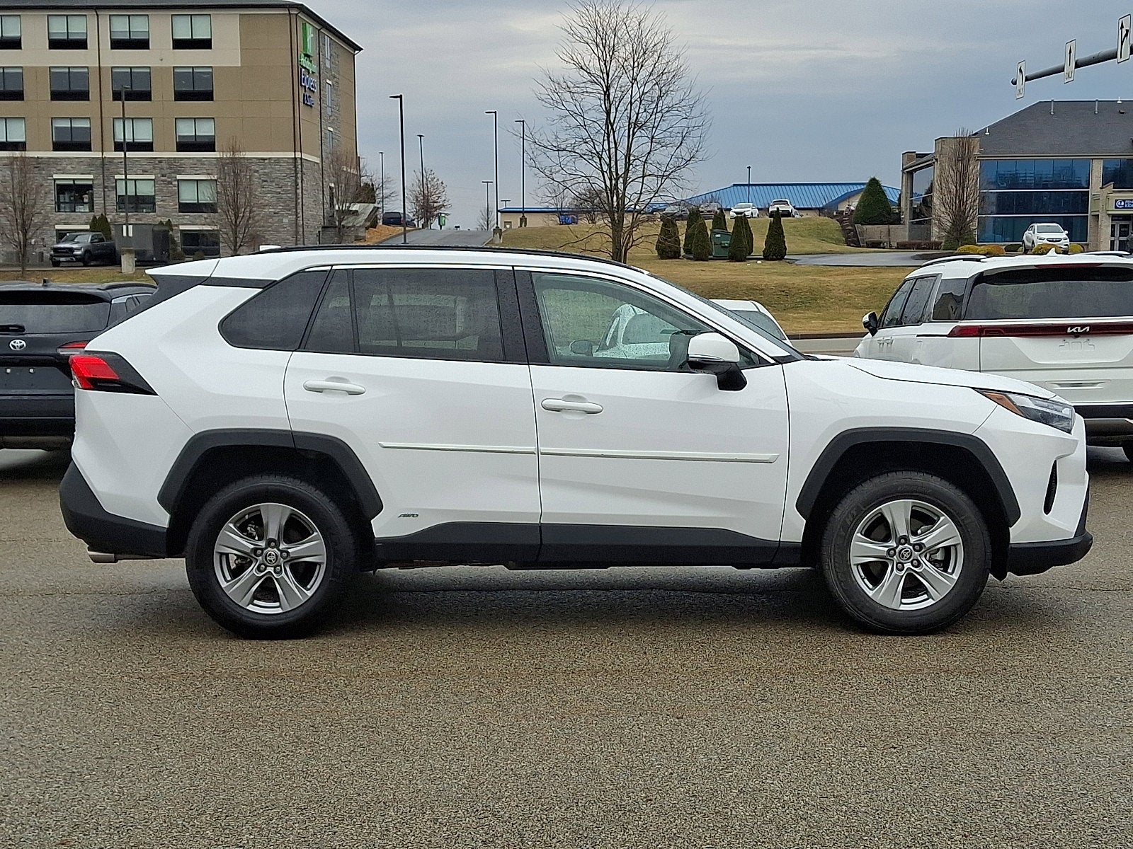 2024 Toyota RAV4 Hybrid LE