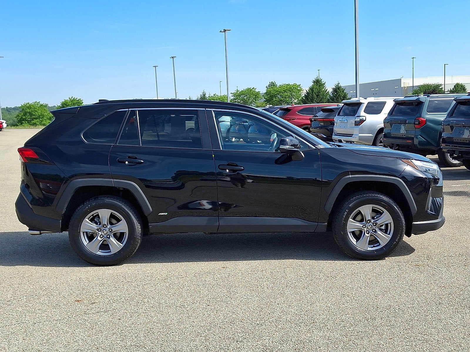 2025 Toyota RAV4 Hybrid XLE