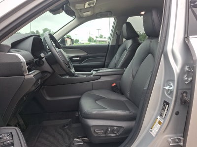2025 Toyota Grand Highlander Base