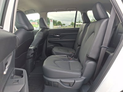 2025 Toyota Grand Highlander Base