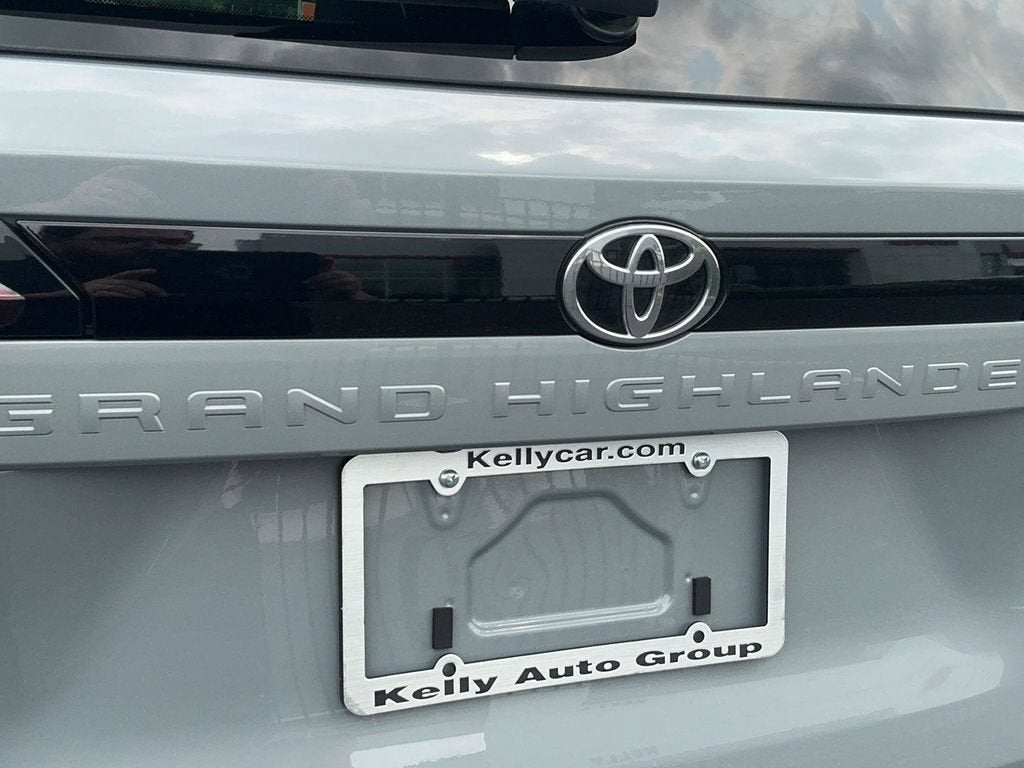 2026 Toyota Grand Highlander Hybrid MAX Platinum
