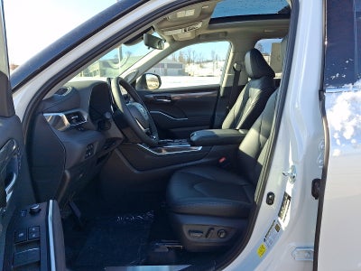 2026 Toyota Highlander Hybrid Platinum