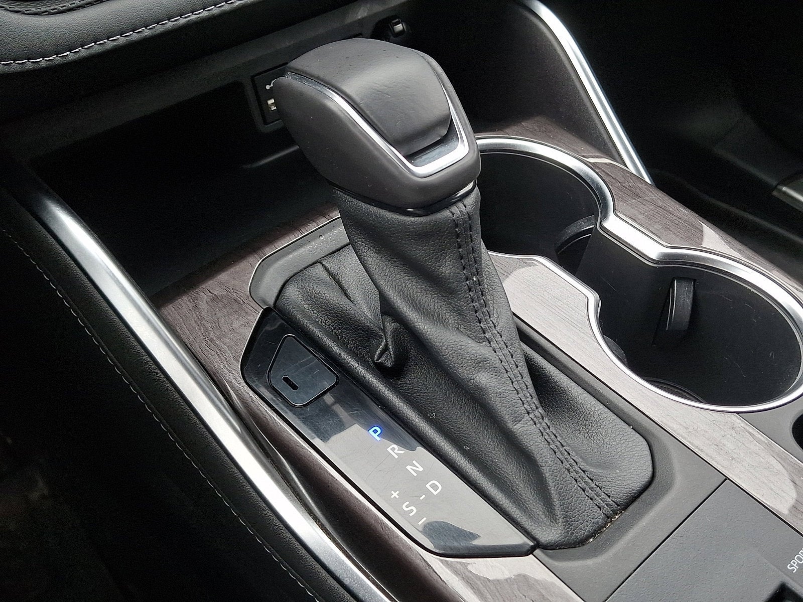 2022 Toyota Highlander Hybrid Platinum