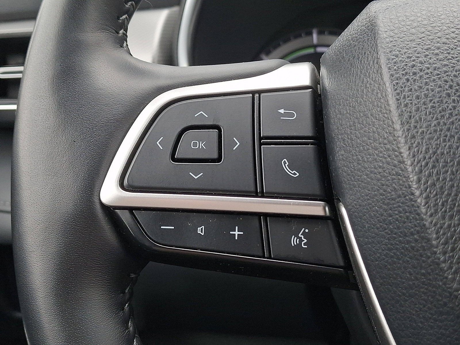 2022 Toyota Highlander Hybrid Platinum