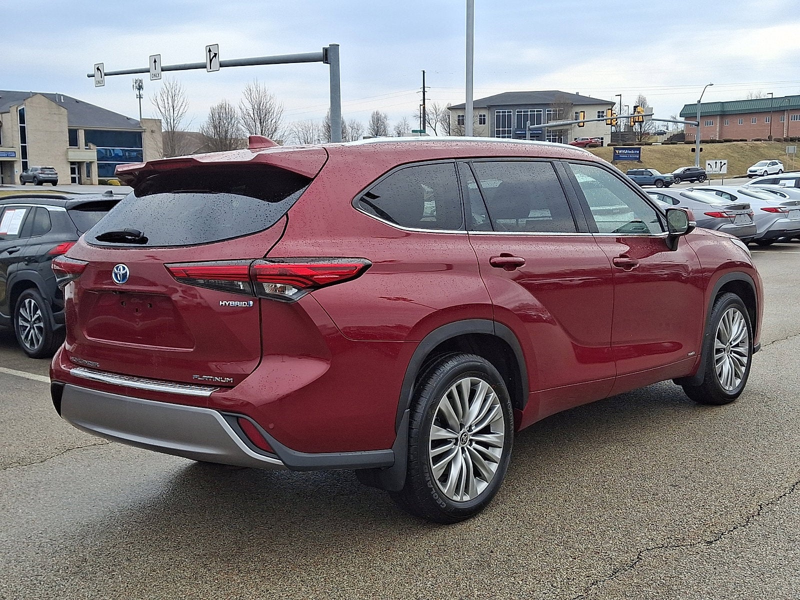 2022 Toyota Highlander Hybrid Platinum