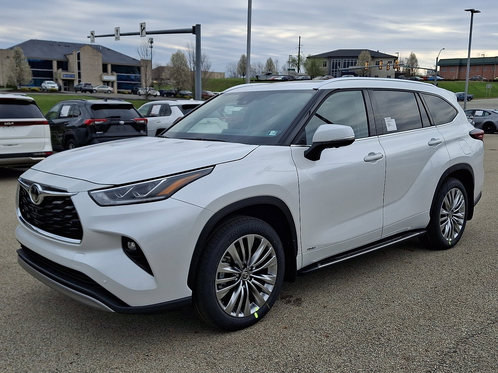 2026 Toyota Highlander Hybrid Hybrid Platinum