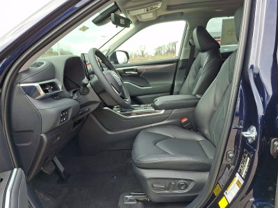 2026 Toyota Highlander Hybrid Platinum