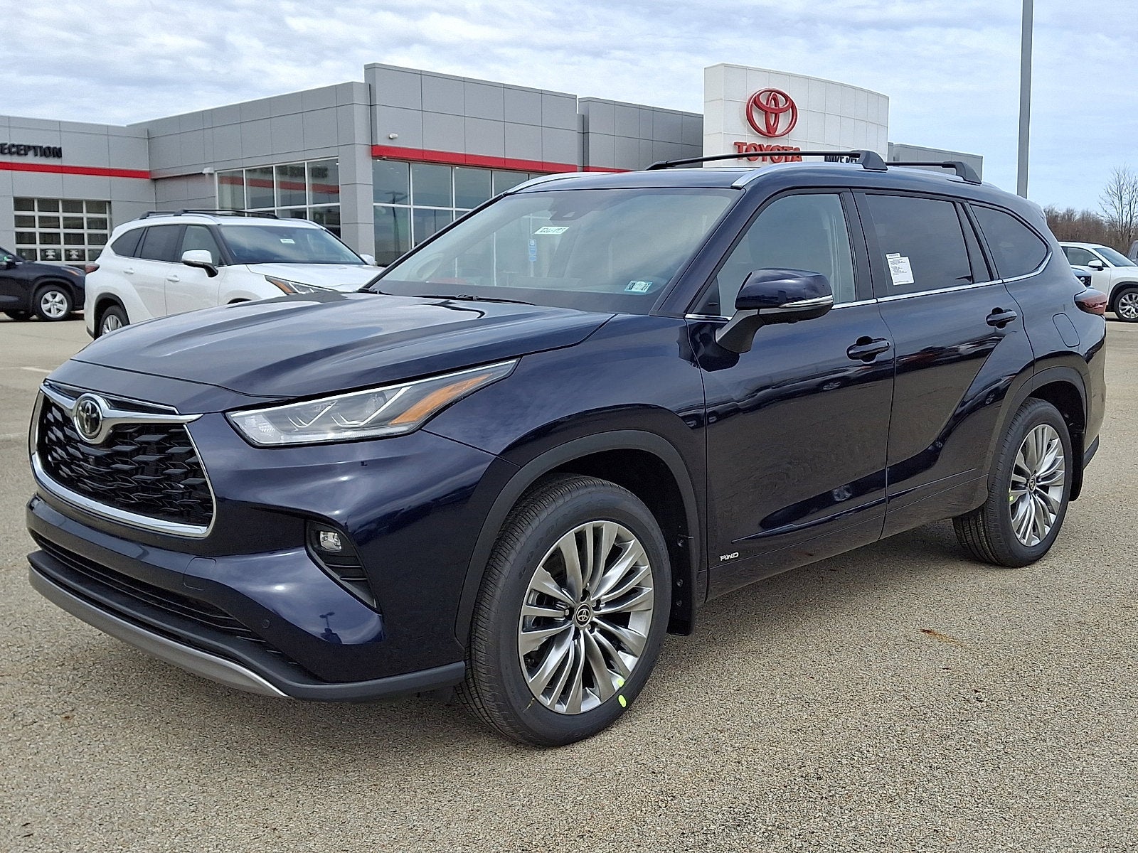 2026 Toyota Highlander Hybrid Platinum