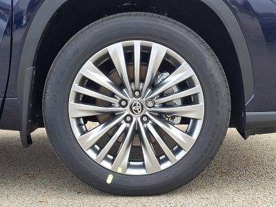 2026 Toyota Highlander Hybrid Platinum