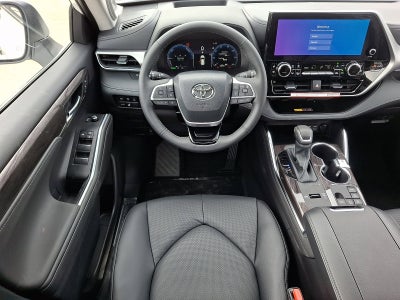 2026 Toyota Highlander Hybrid Platinum
