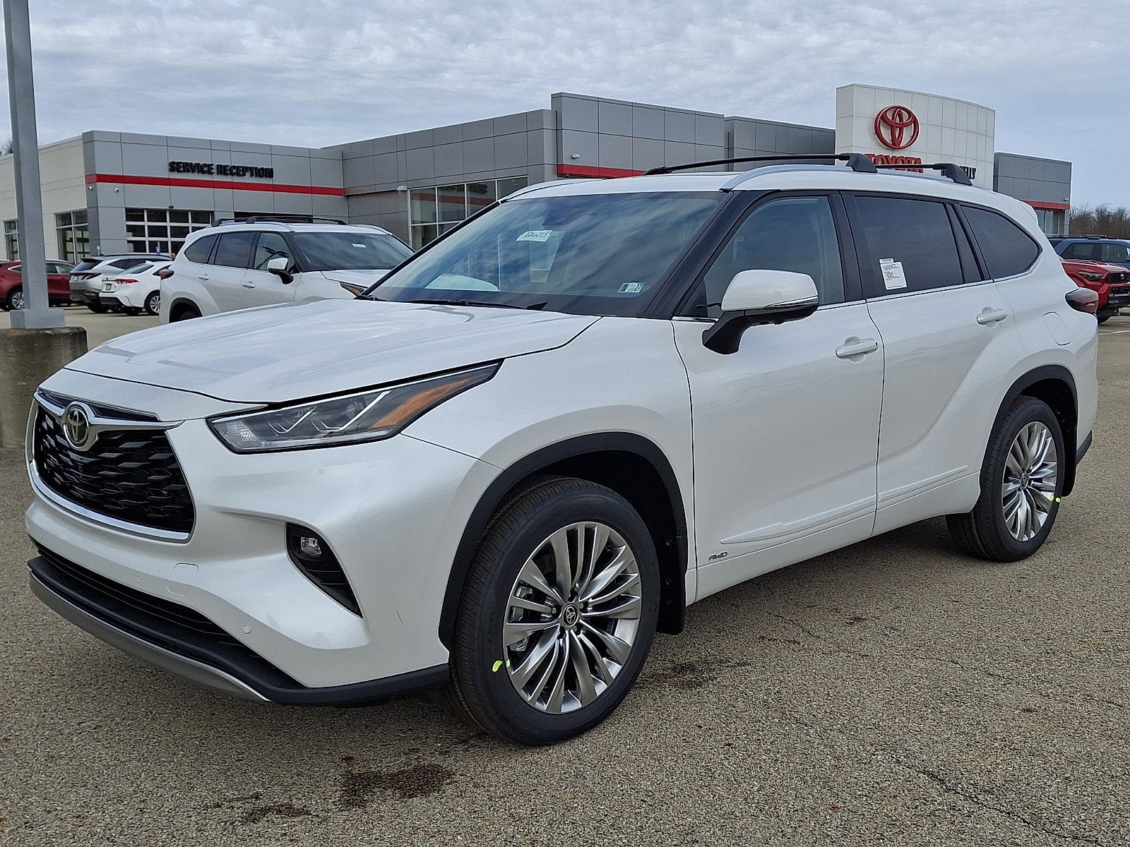 2026 Toyota Highlander Hybrid Platinum