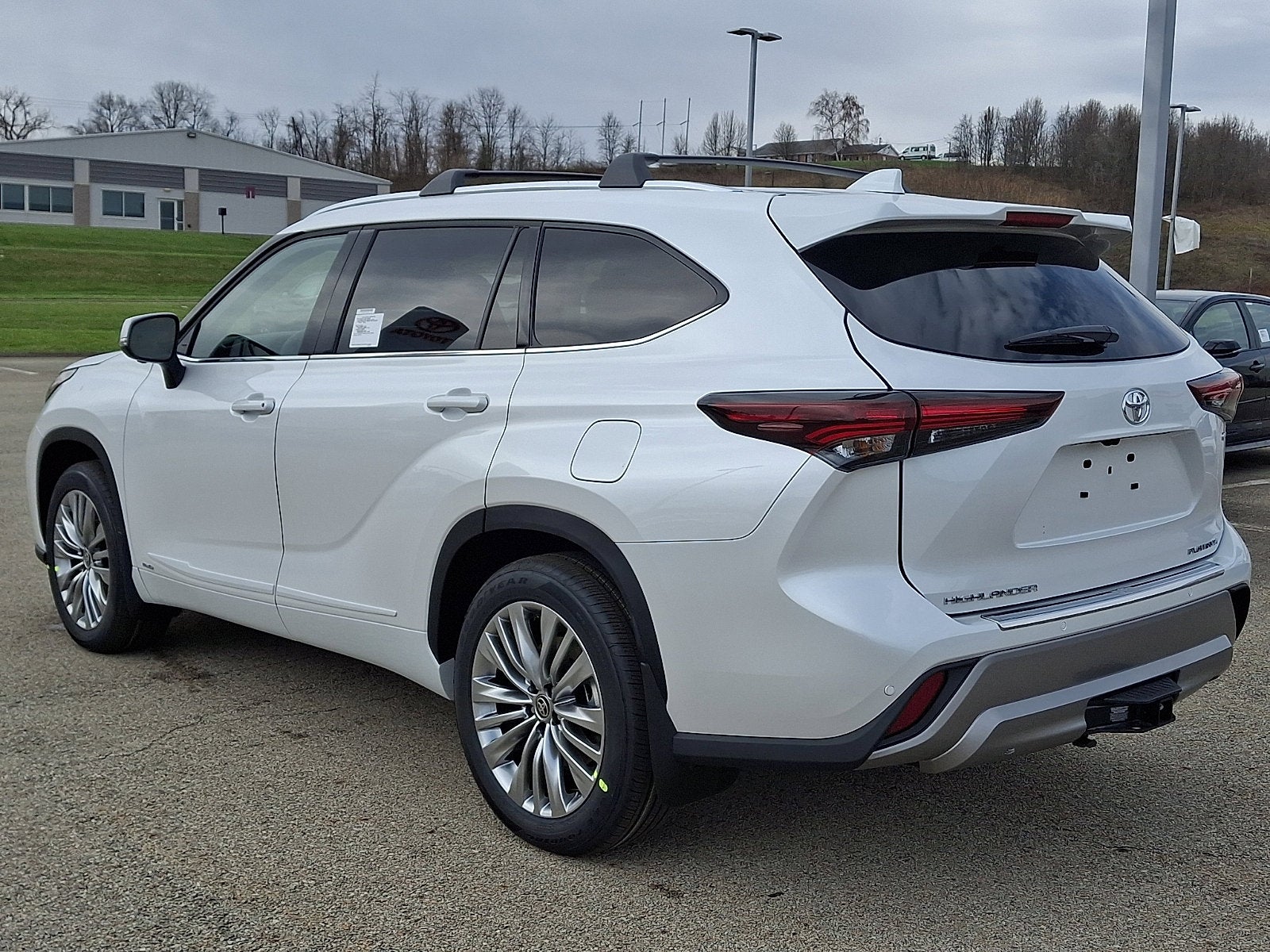 2026 Toyota Highlander Hybrid Platinum