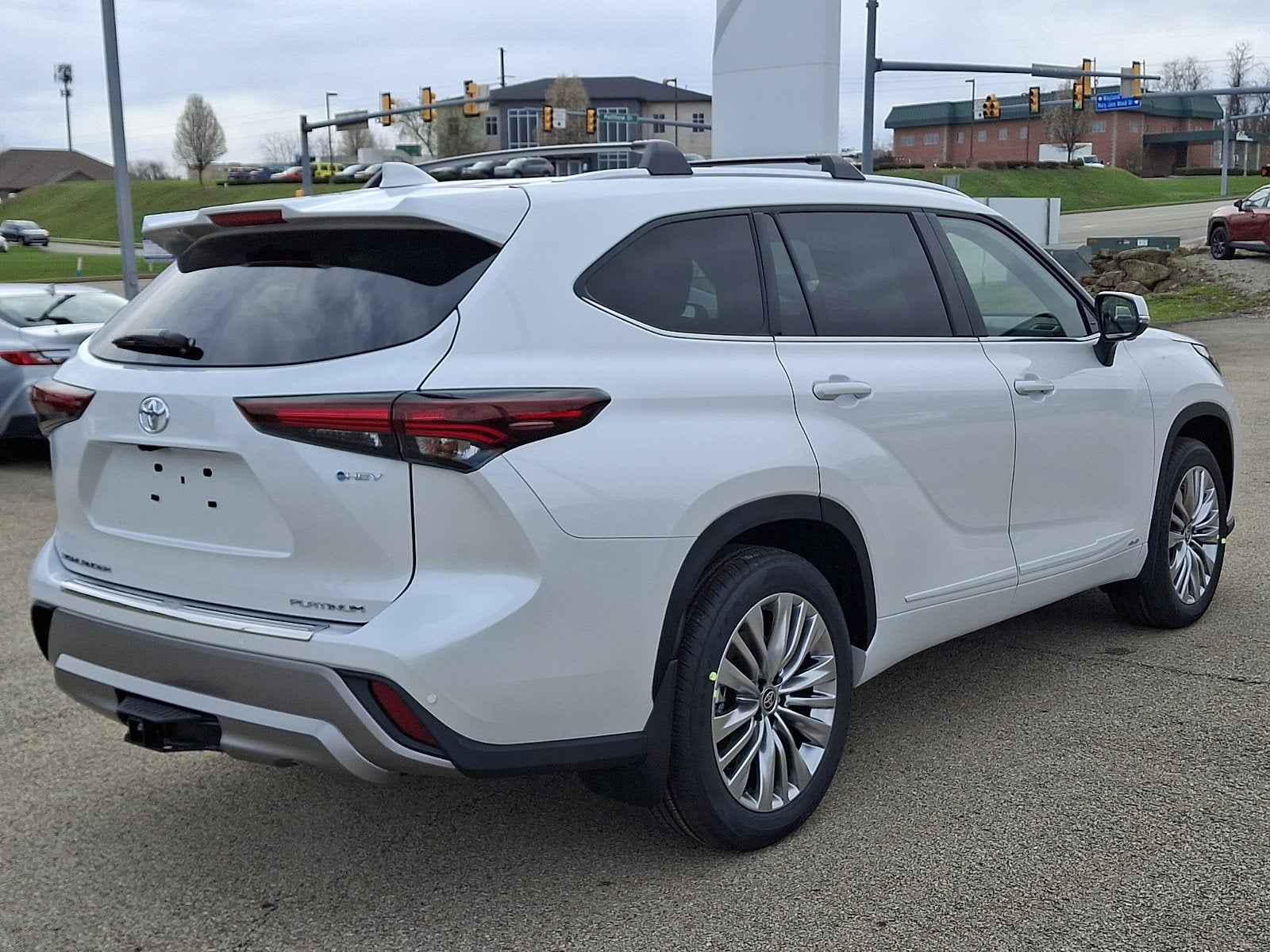 2026 Toyota Highlander Hybrid Platinum