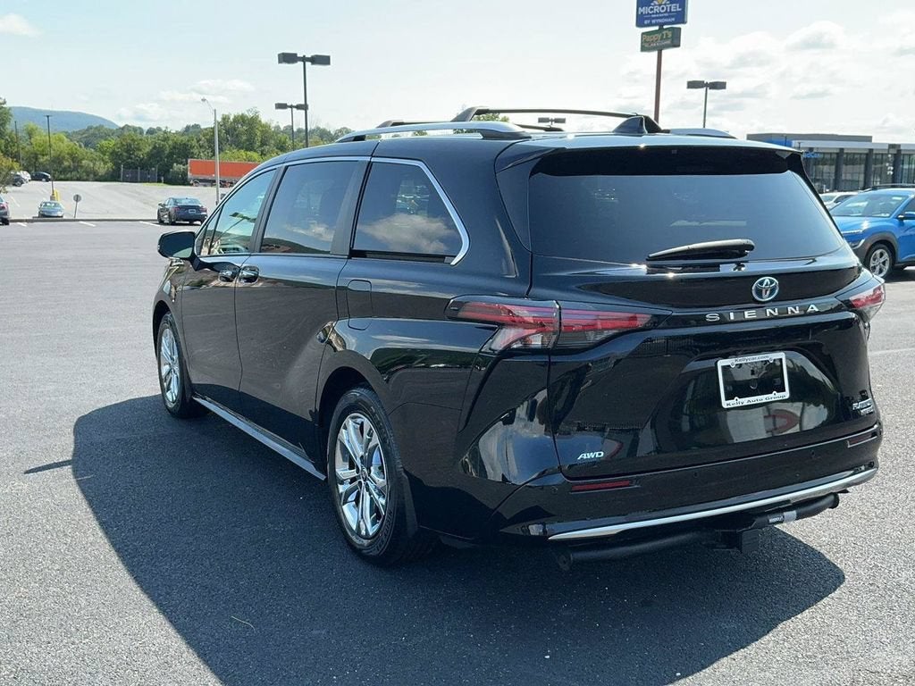 2023 Toyota Sienna Platinum