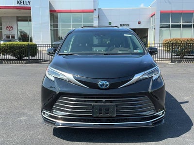 2023 Toyota Sienna Platinum
