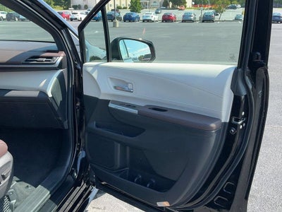 2023 Toyota Sienna Platinum