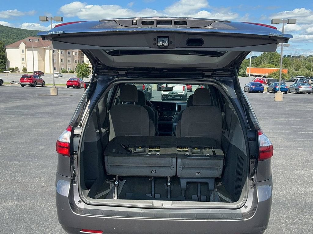 2017 Toyota Sienna LE