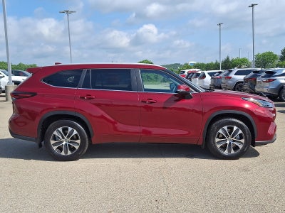 2026 Toyota Highlander Base