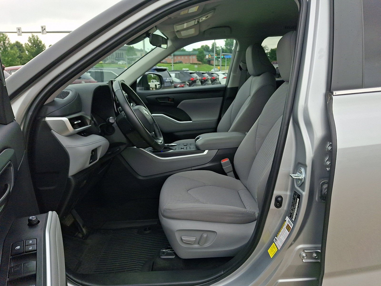 2023 Toyota Highlander Base