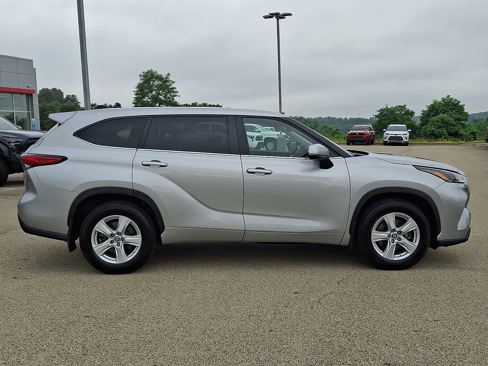 2023 Toyota Highlander Base