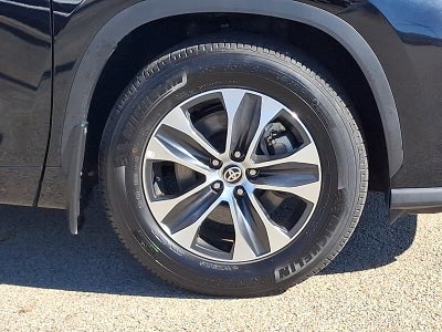 2026 Toyota Highlander Base