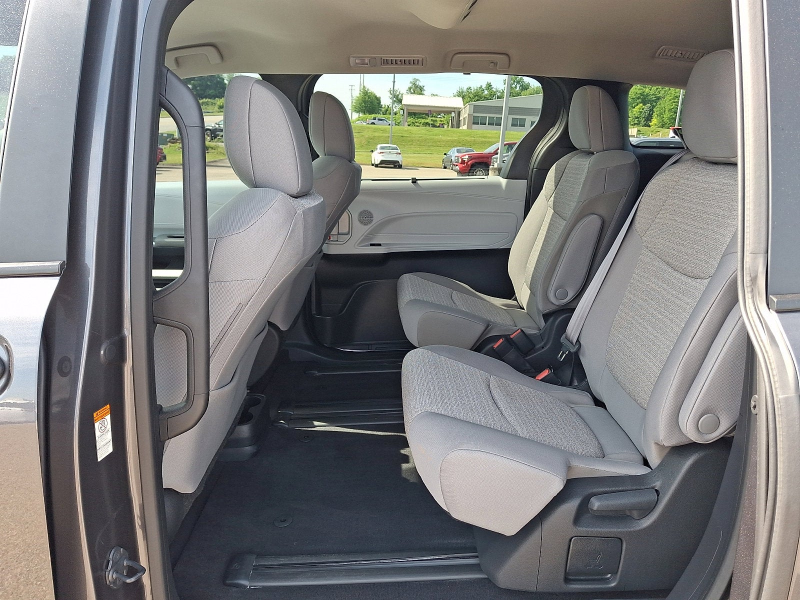 2025 Toyota Sienna LE
