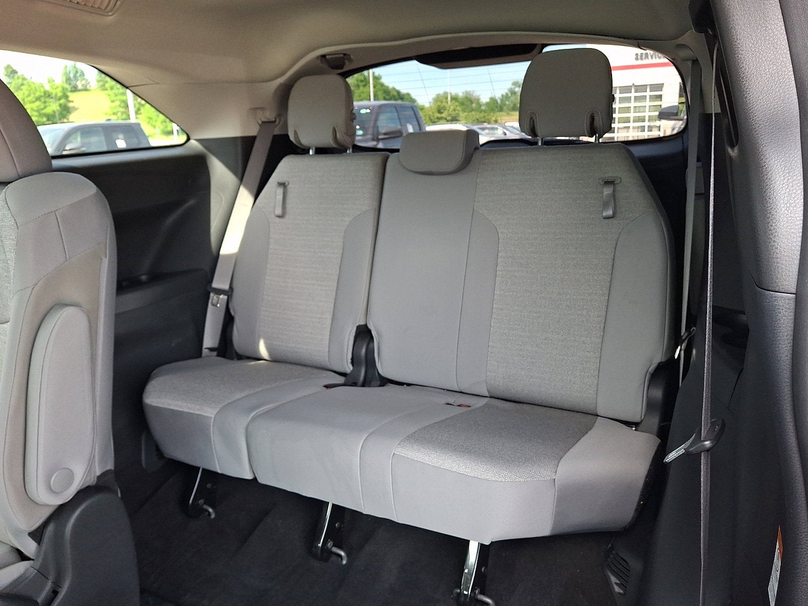 2025 Toyota Sienna LE