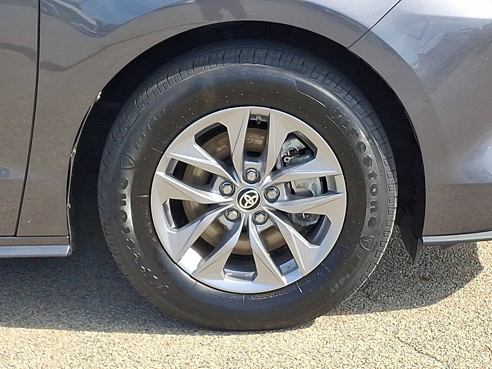 2025 Toyota Sienna LE