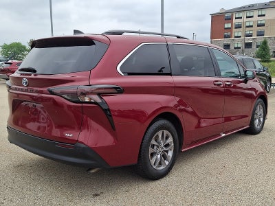2025 Toyota Sienna Base