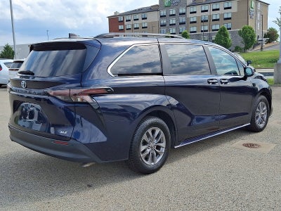 2025 Toyota Sienna XLE
