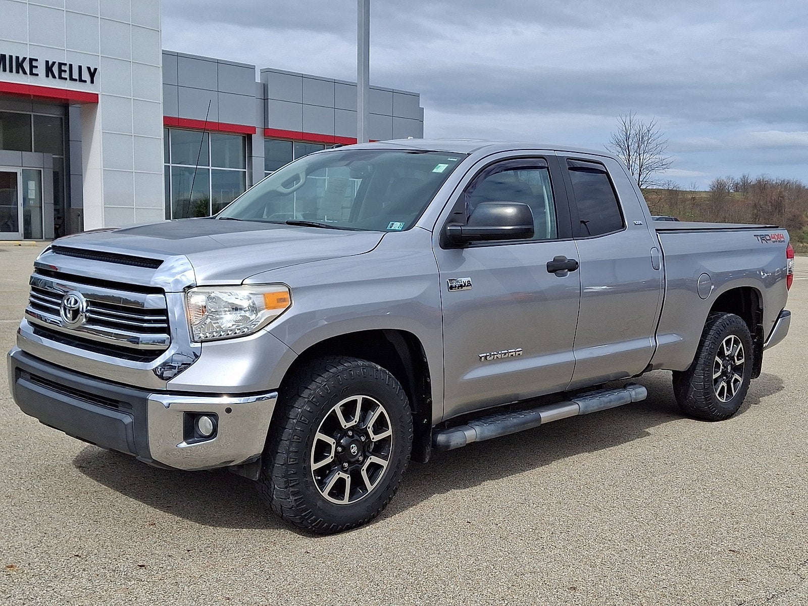 2016 Toyota TUNDRA 4X4 SR5