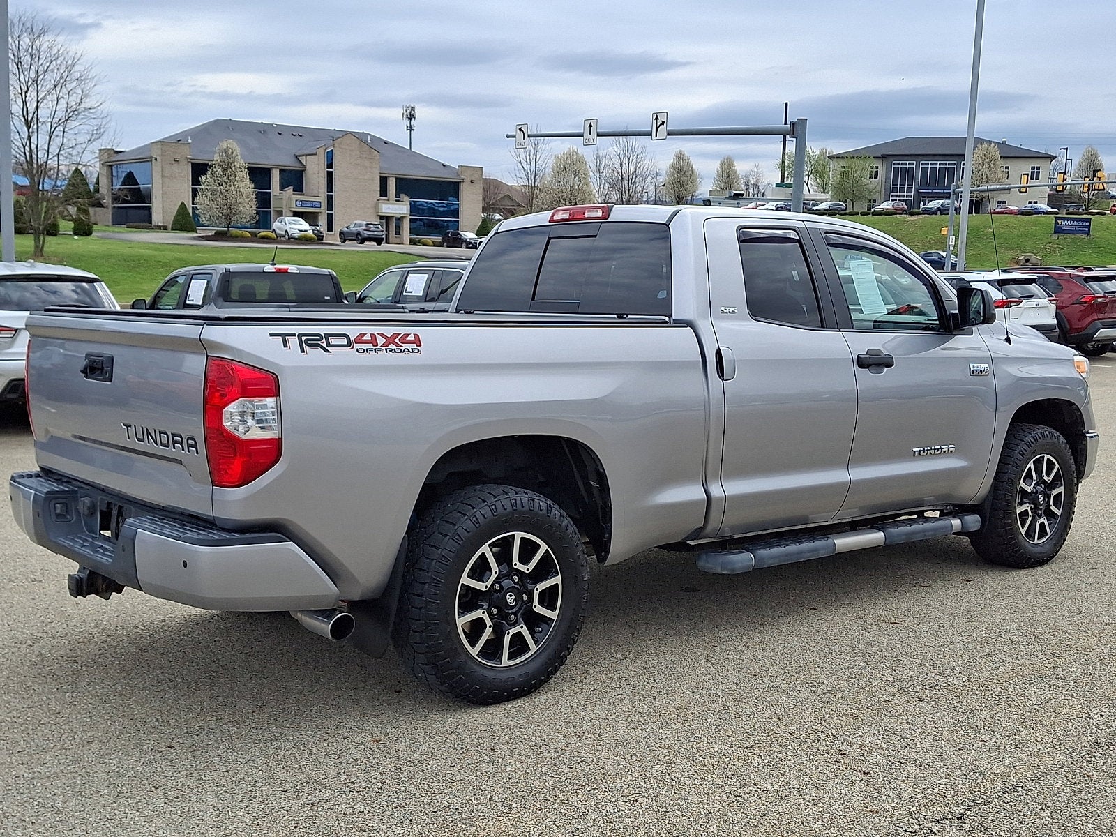 2016 Toyota TUNDRA 4X4 SR5
