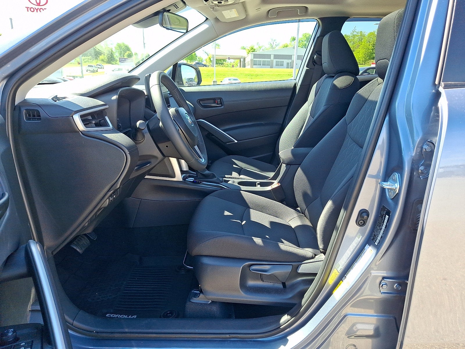 2025 Toyota Corolla Cross LE